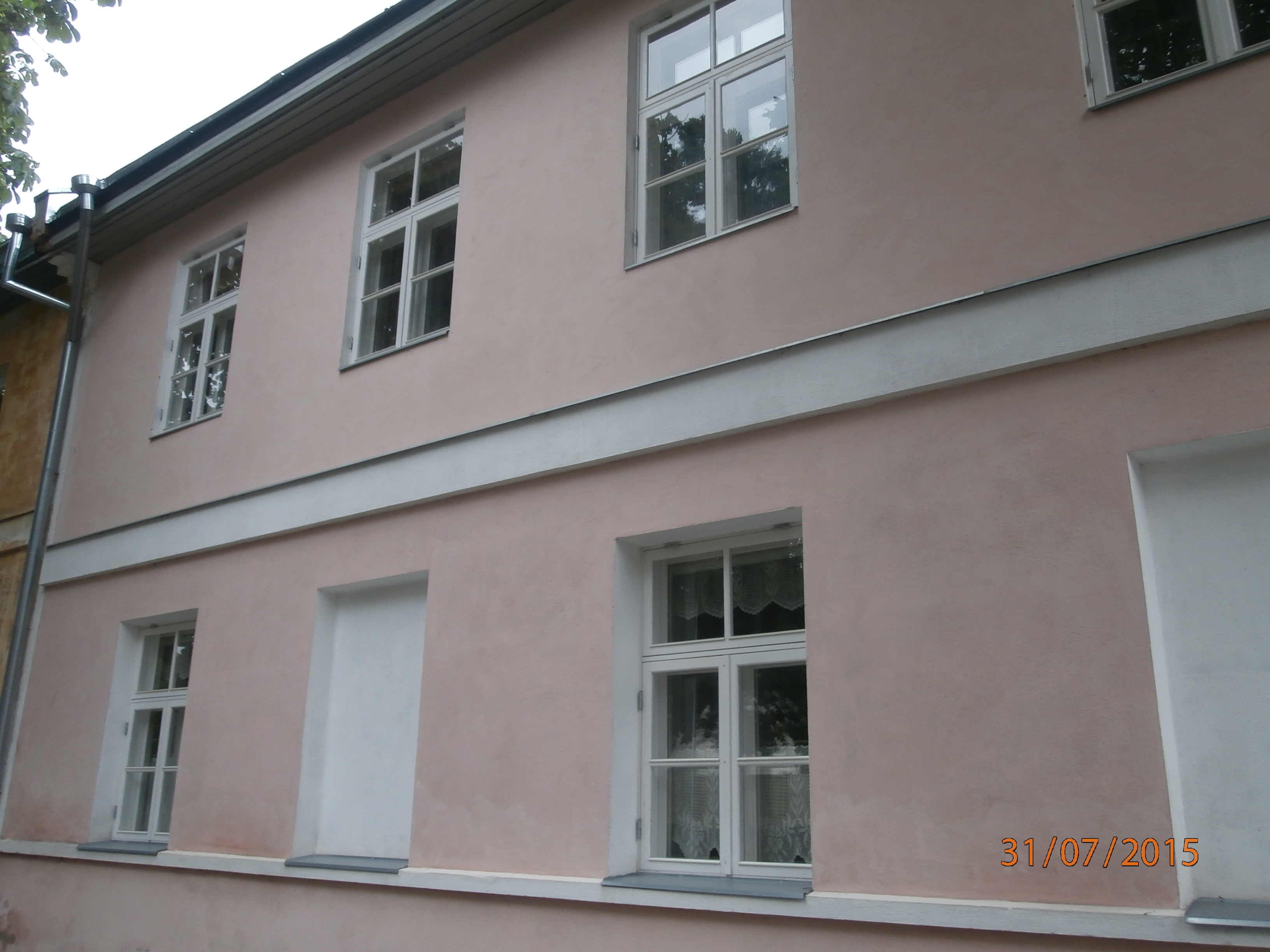 Eramaja 10 aastat peale lubivärviga värvimist